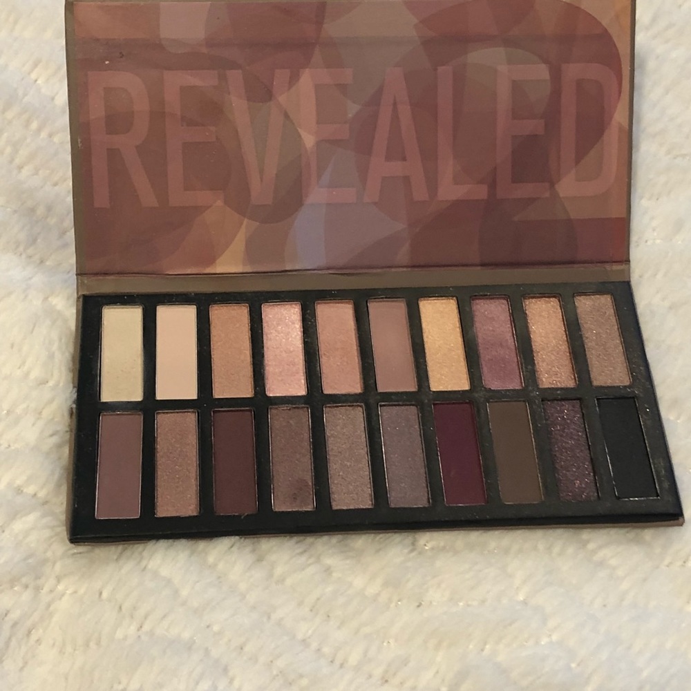 Revealed Eyeshadow Palette